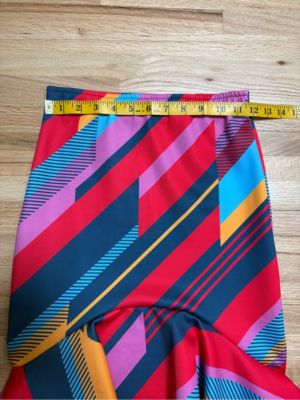 colorful geometric skirt features flowing asymmetrical ruffled hemline- size S - Picture 3 of 6